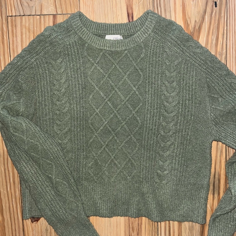 Universal Thread Forest Green Cable Knit Sweater